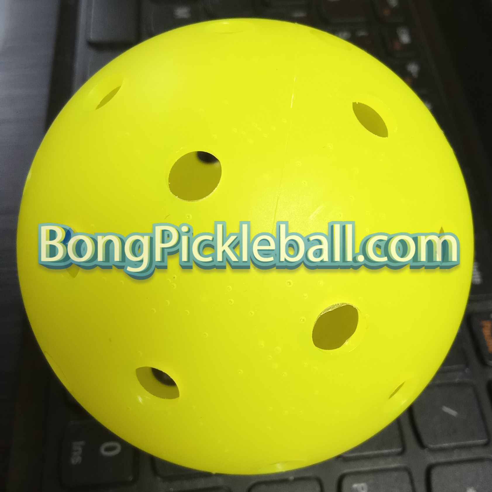 bóng thi đấu Pickleball vàng - 26 lỗ trong nhà